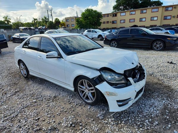 2013 MERCEDES-BENZ C C250