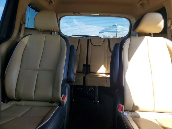 2015 KIA SEDONA GLS - Middle level