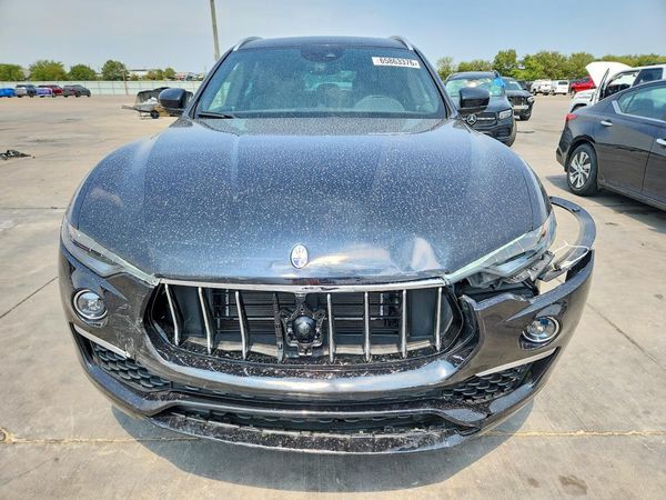 2019 MASERATI LEVANTE Luxury