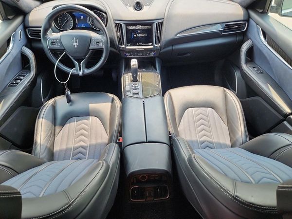 2019 MASERATI LEVANTE Luxury