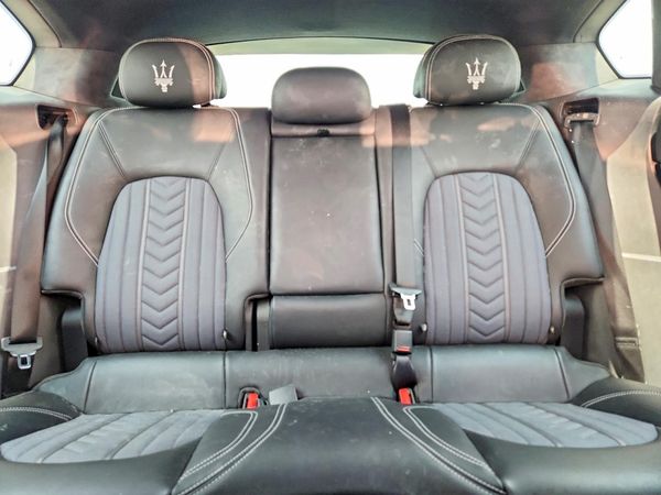 2019 MASERATI LEVANTE Luxury