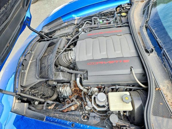 2014 CHEVROLET CORVETTE Z51 3LT — Engine bay