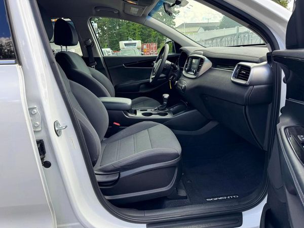 2019 KIA SORENTO L, LX, S