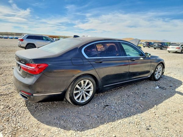 2016 BMW 740