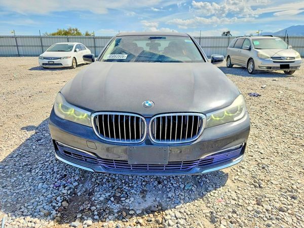 2016 BMW 740