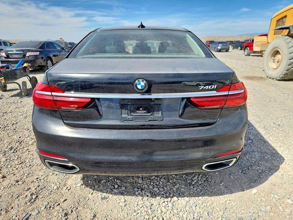 2016 BMW 740