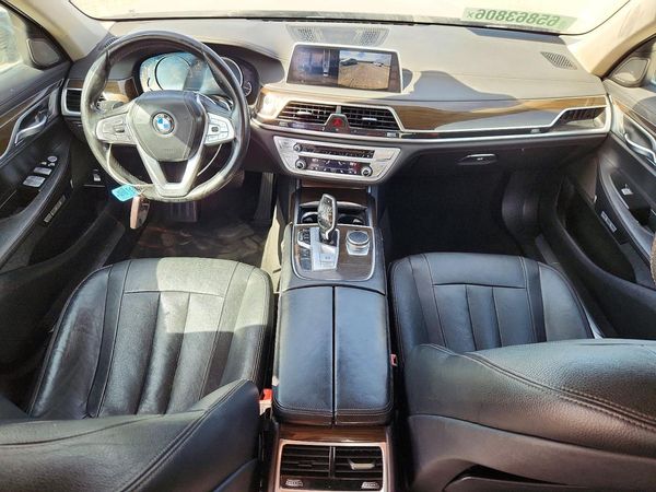 2016 BMW 740