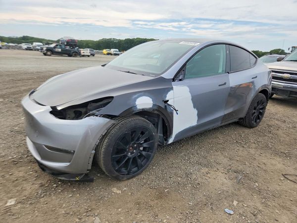 2024 TESLA MODEL  Y