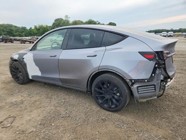 2024 TESLA MODEL  Y