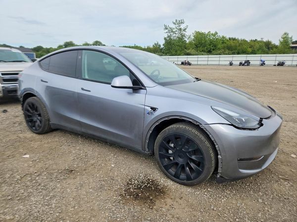 2024 TESLA MODEL  Y
