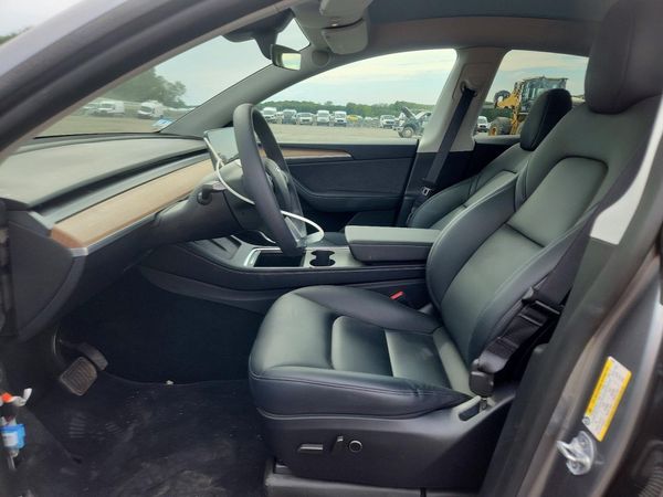 2024 TESLA MODEL  Y
