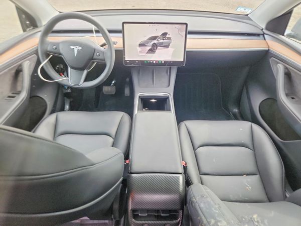 2024 TESLA MODEL  Y