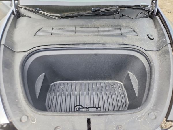 2024 TESLA MODEL  Y