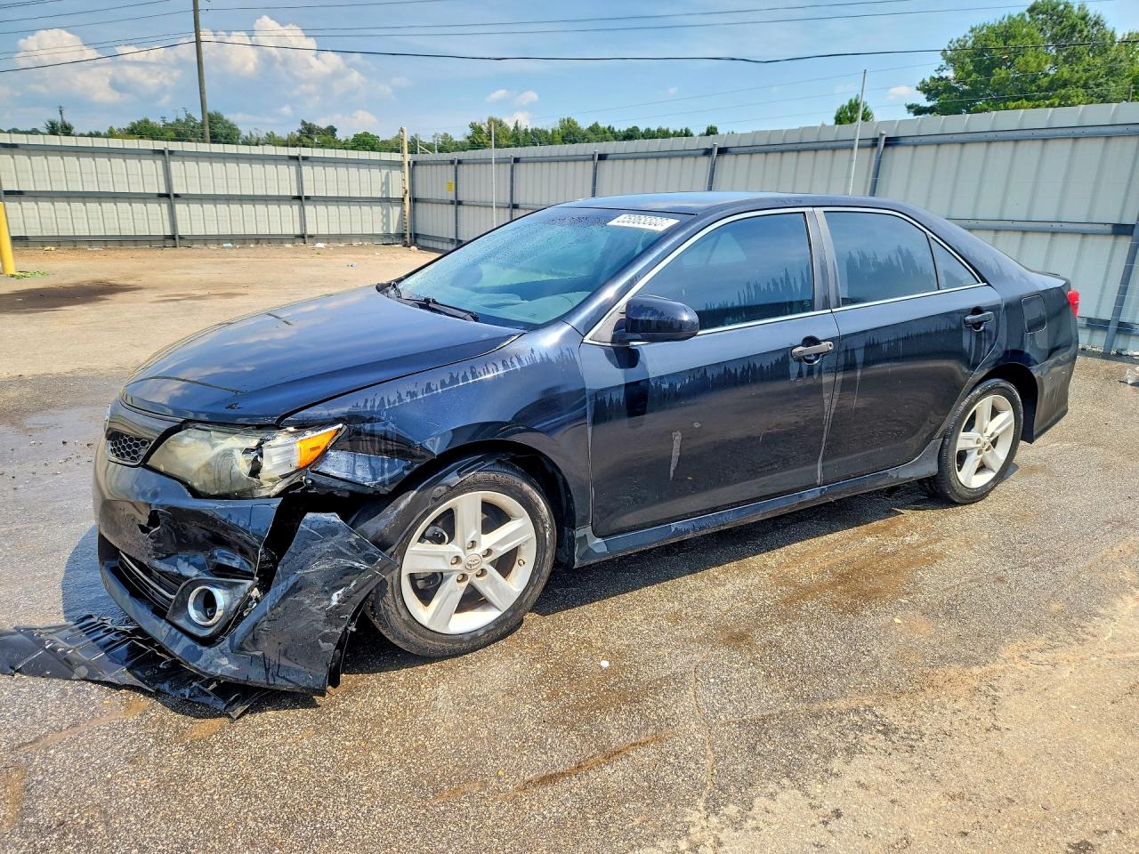 2013 TOYOTA CAMRY — Front 3/4