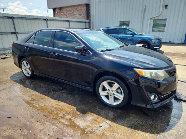 2013 TOYOTA CAMRY — Passenger 3/4