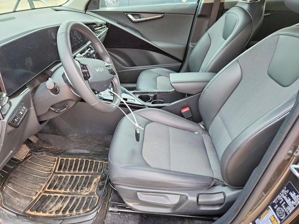 2024 KIA NIRO EX