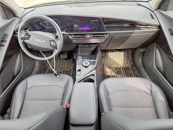 2024 KIA NIRO EX