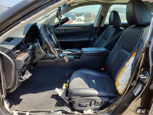 2018 LEXUS ES