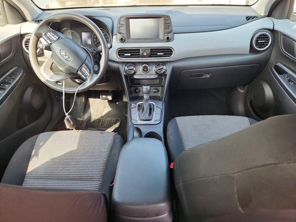 2021 HYUNDAI KONA SE