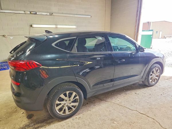 2019 HYUNDAI TUCSON SE
