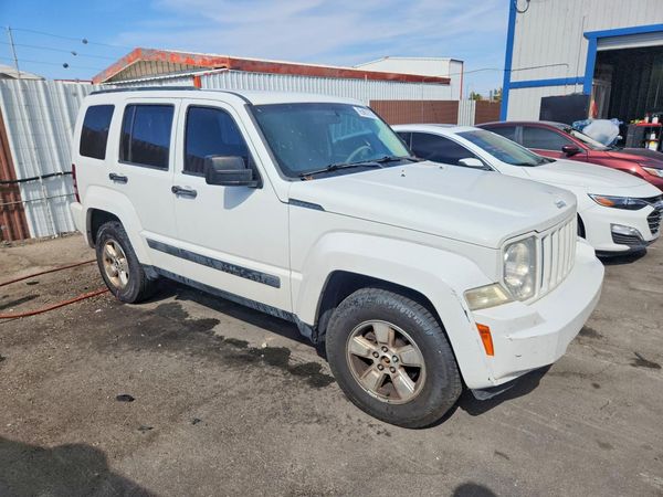 2012 JEEP LIBERTY SPORT 4X4