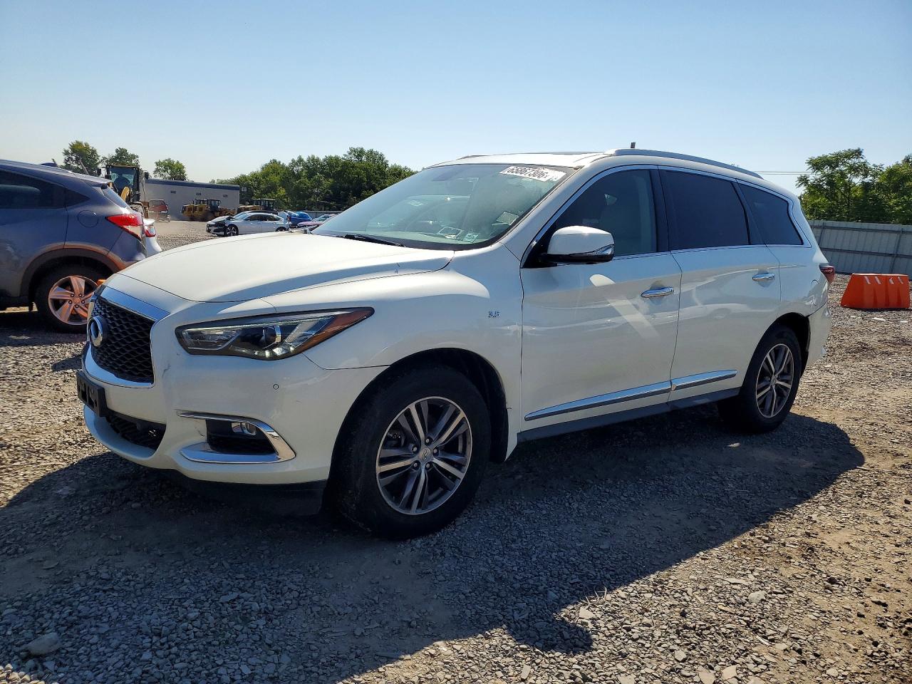 2017 INFINITI QX60 — Front 3/4