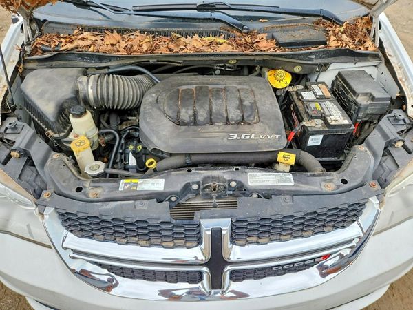 2016 DODGE GRAND CARAVAN SE