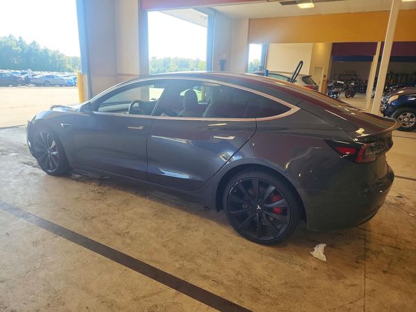 2018 TESLA MODEL 3
