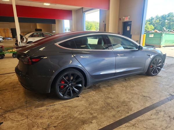 2018 TESLA MODEL 3
