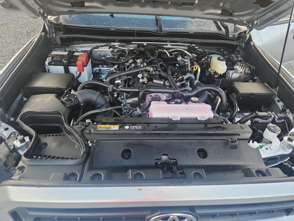 2026 TOYOTA 4RUNNER — Engine bay