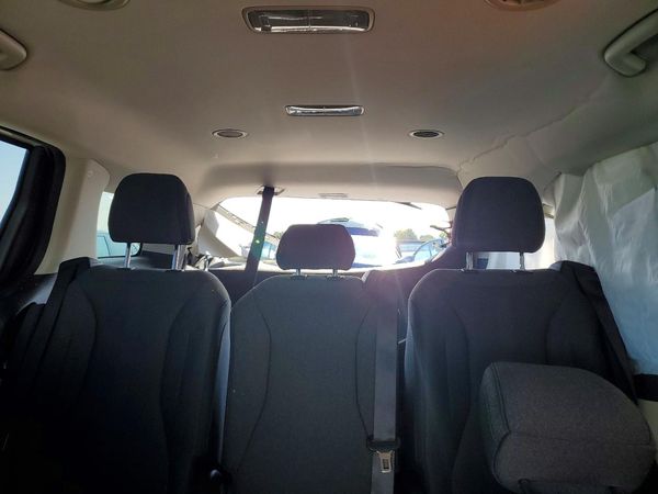 2022 KIA CARNIVAL LX, LX Seat Package
