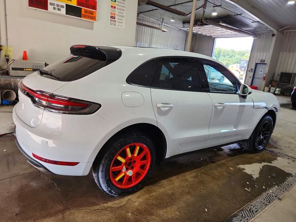 2019 PORSCHE MACAN