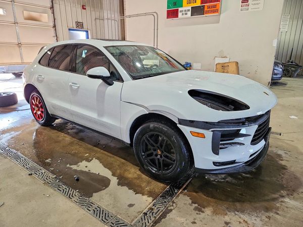 2019 PORSCHE MACAN