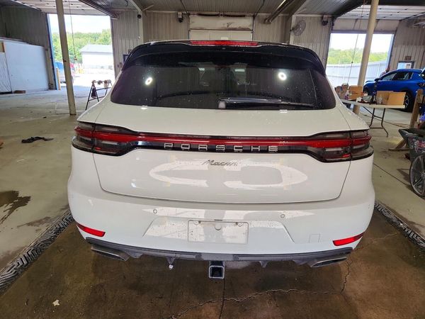 2019 PORSCHE MACAN