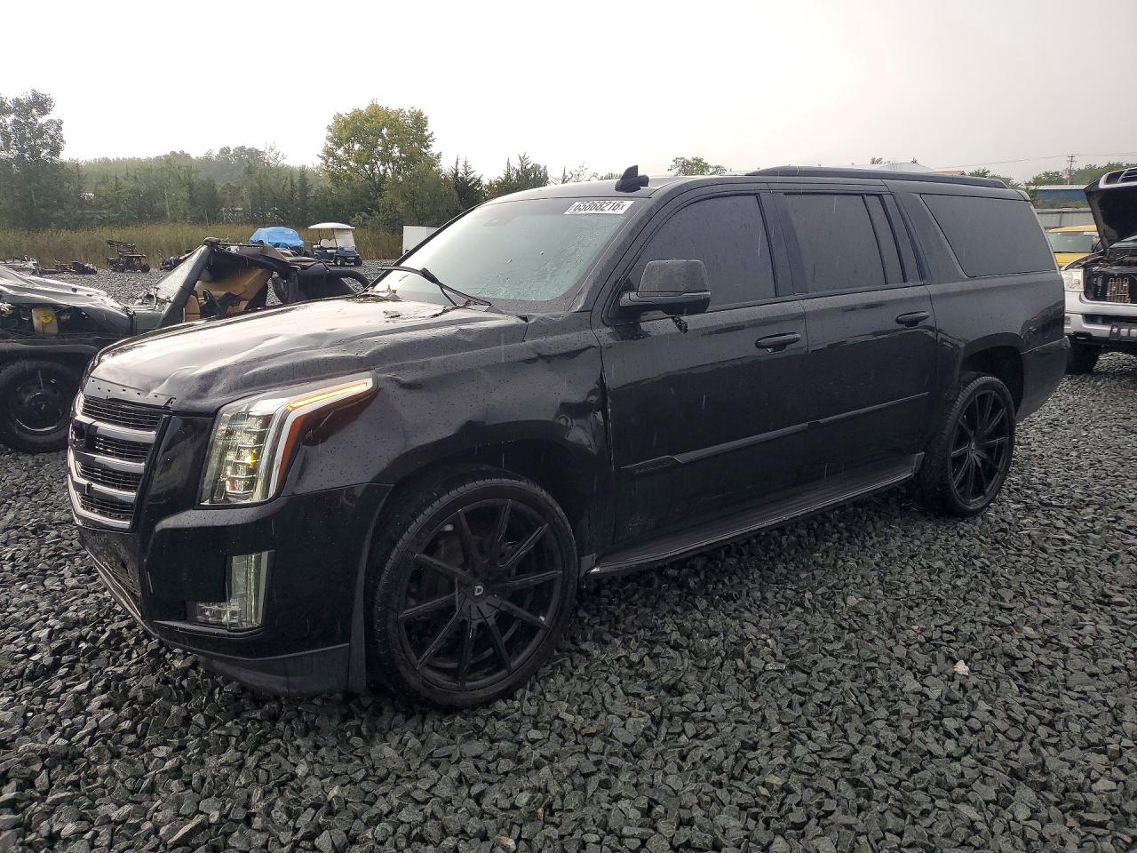 2016 CADILLAC ESCALADE ESV Luxury — Front 3/4