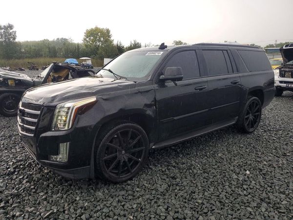2016 CADILLAC ESCALADE ESV Luxury — Front 3/4