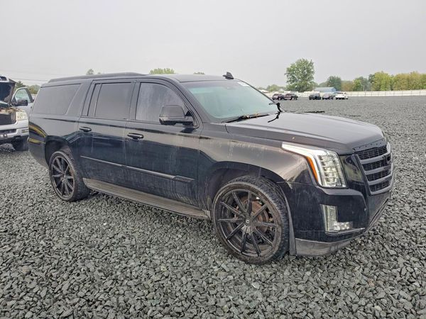 2016 CADILLAC ESCALADE ESV Luxury — Passenger 3/4