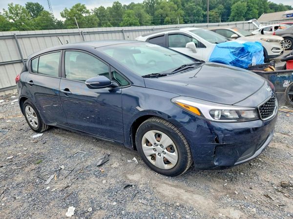 2017 KIA FORTE5 LX