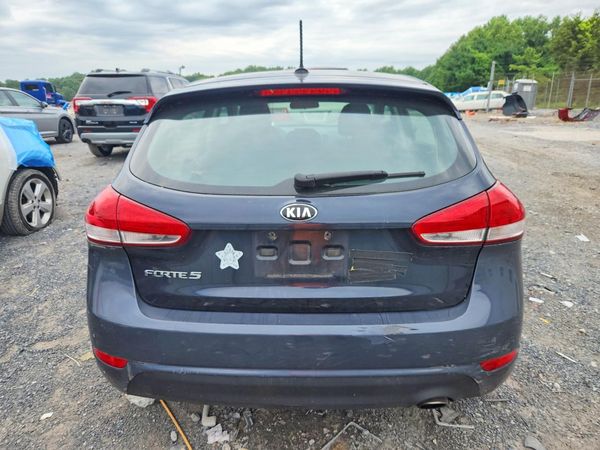 2017 KIA FORTE5 LX