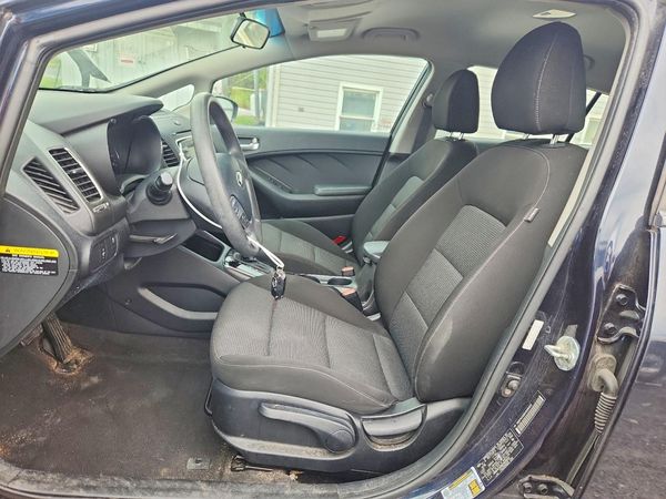 2017 KIA FORTE5 LX