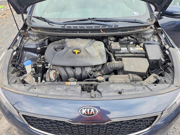 2017 KIA FORTE5 LX