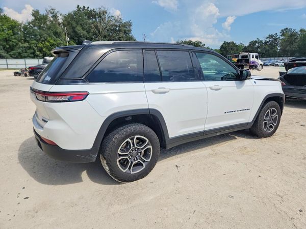2022 JEEP CHEROKEE Trailhawk 4XE — PSRA