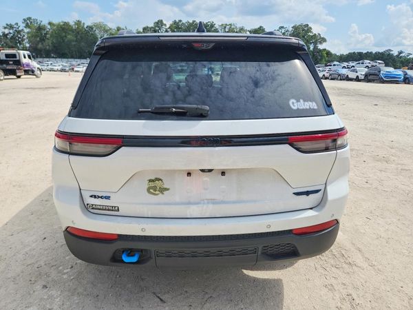 2022 JEEP CHEROKEE Trailhawk 4XE — DIRR