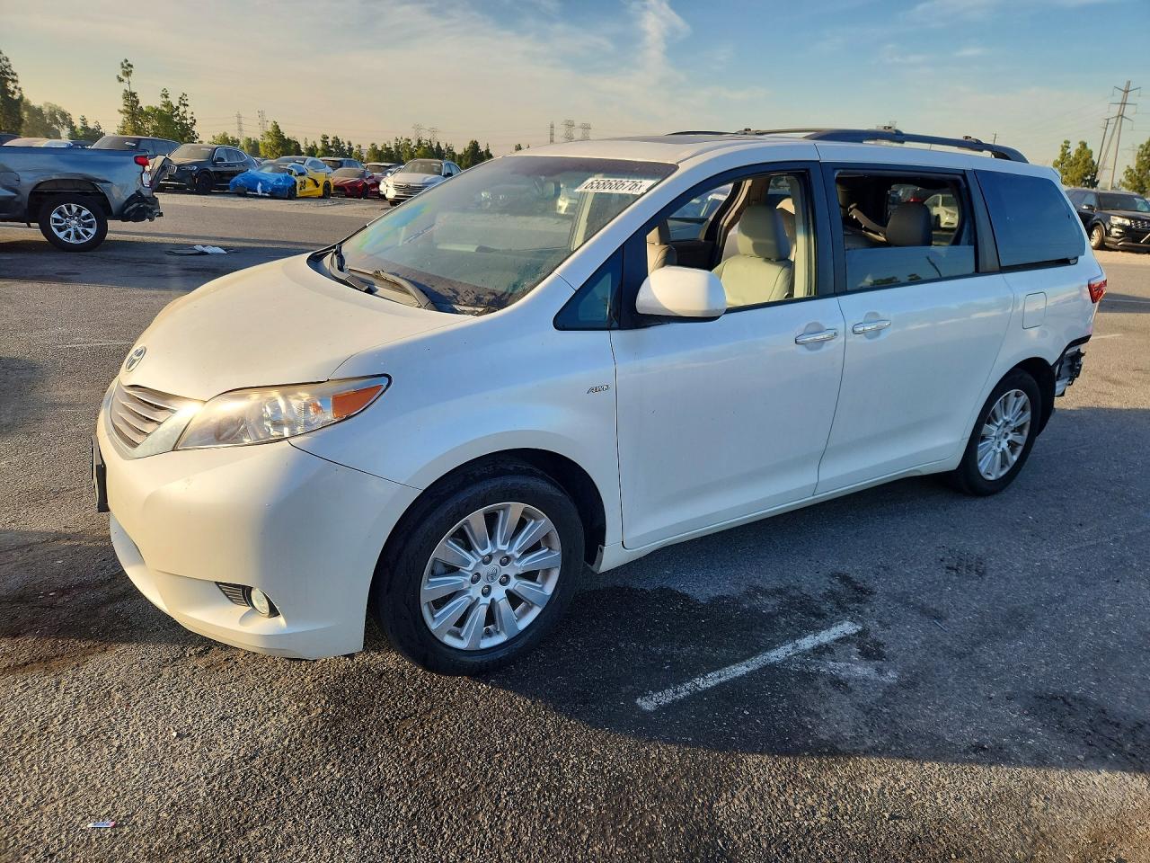 2016 TOYOTA SIENNA