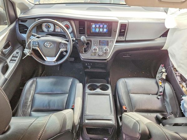 2017 TOYOTA SIENNA SE/SE Premium