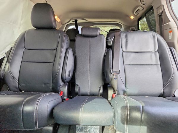 2017 TOYOTA SIENNA SE/SE Premium