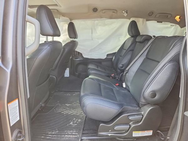 2017 TOYOTA SIENNA SE/SE Premium