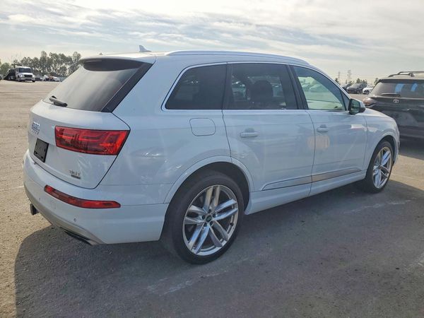 2018 AUDI Q7 quattro Prestige