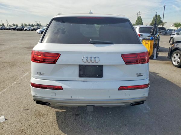 2018 AUDI Q7 quattro Prestige