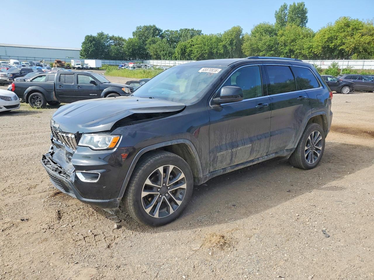 2018 JEEP CHEROKEE Laredo — Front 3/4